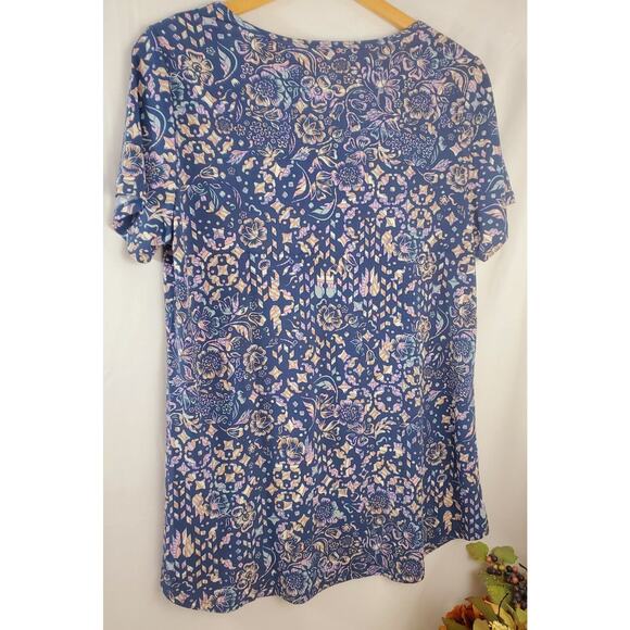 LuLaRoe Top M Classic T Blue Floral Shirt Stretch Womens Size Perfect Shirt - Picture 7 of 10